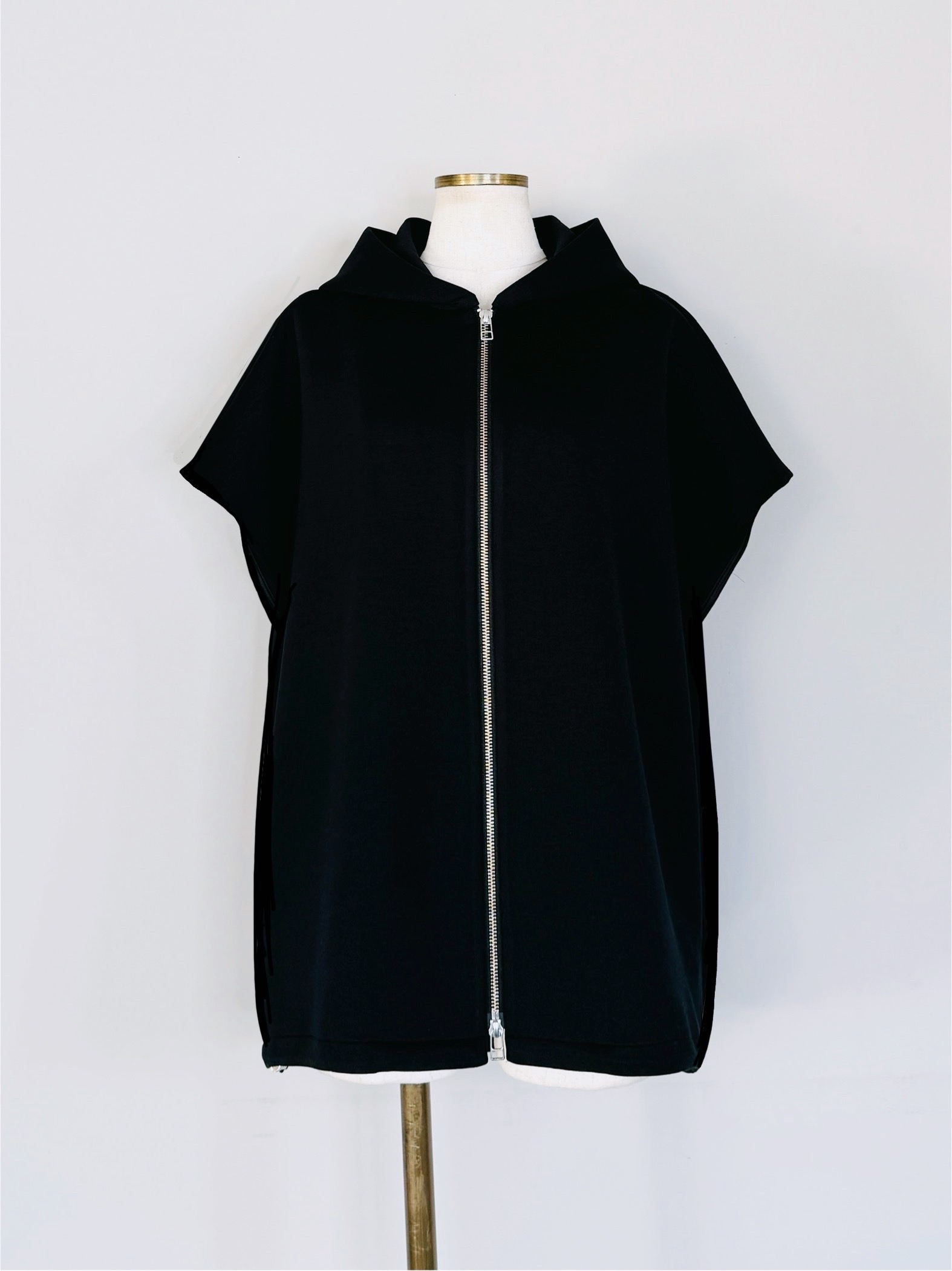 SELECT(セレクト)　ポンチジップアップフーデットパーカー