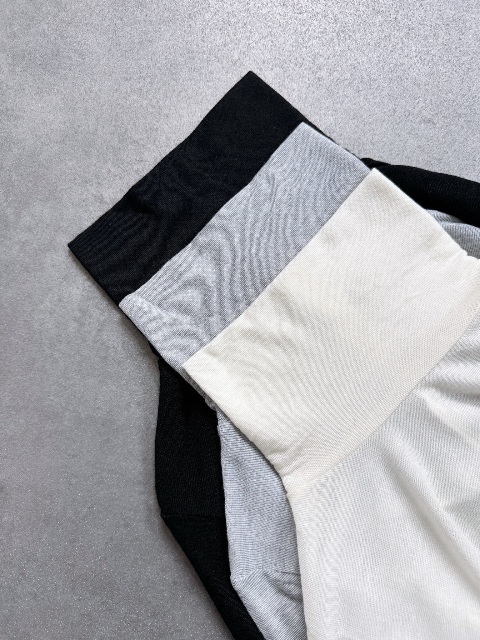 SELECT(セレクト)　カシミヤシルクタートルカットソー