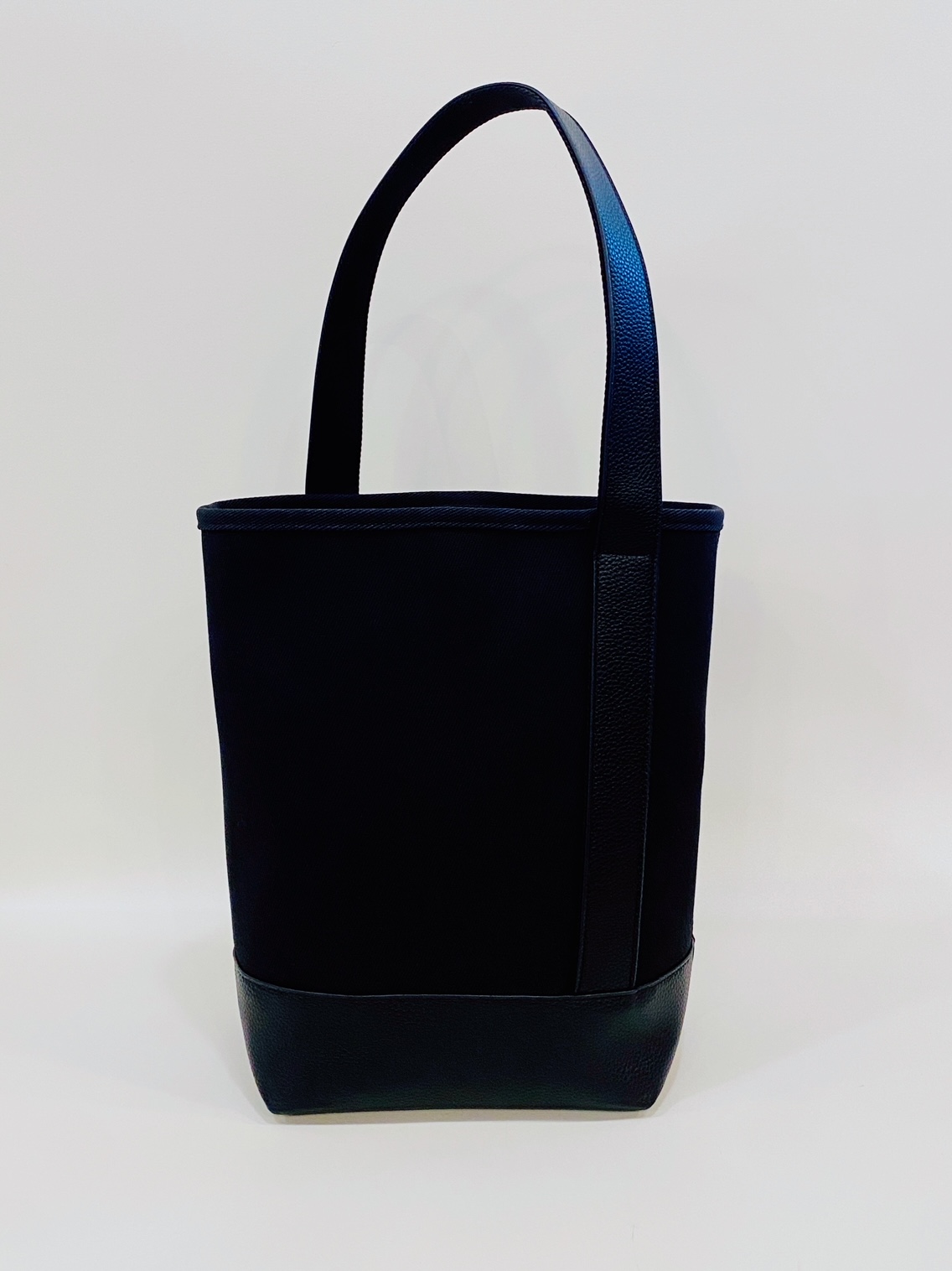 美品　ALLSAINTS トートバッグ ワンショルダー ポーチ付き 黒 美品 ALLSAINTS トートバッグ ワンショルダー ポーチ付き 黒