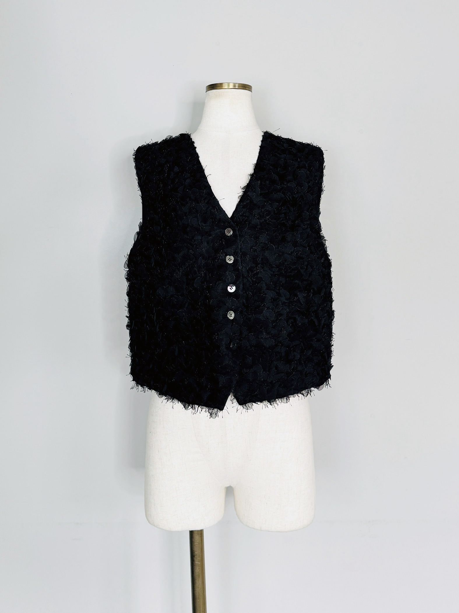 SELECT(セレクト)　異素材花びらフリルショートベスト