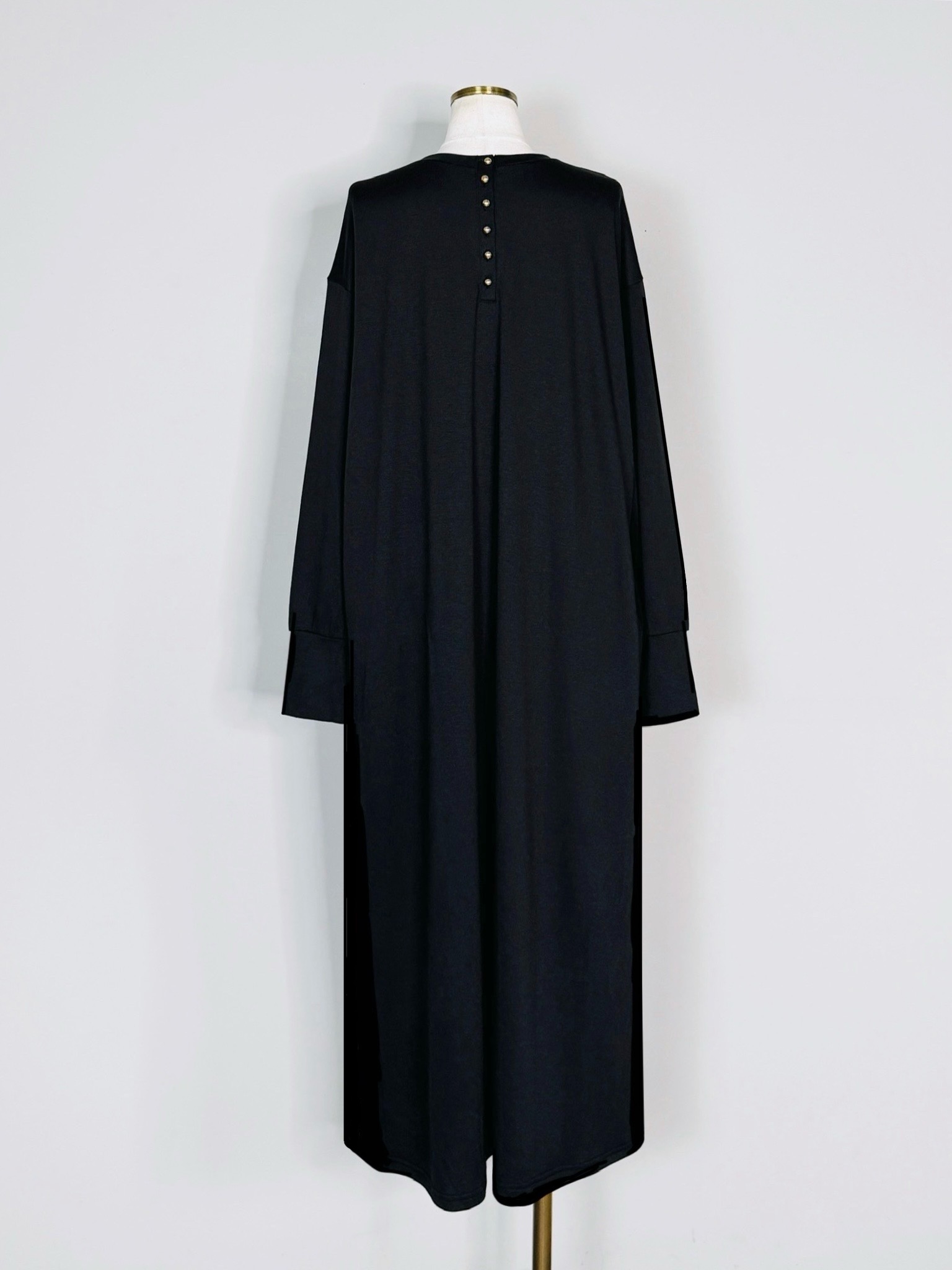 SELECT(セレクト)　バックボタンスムースロングワンピース