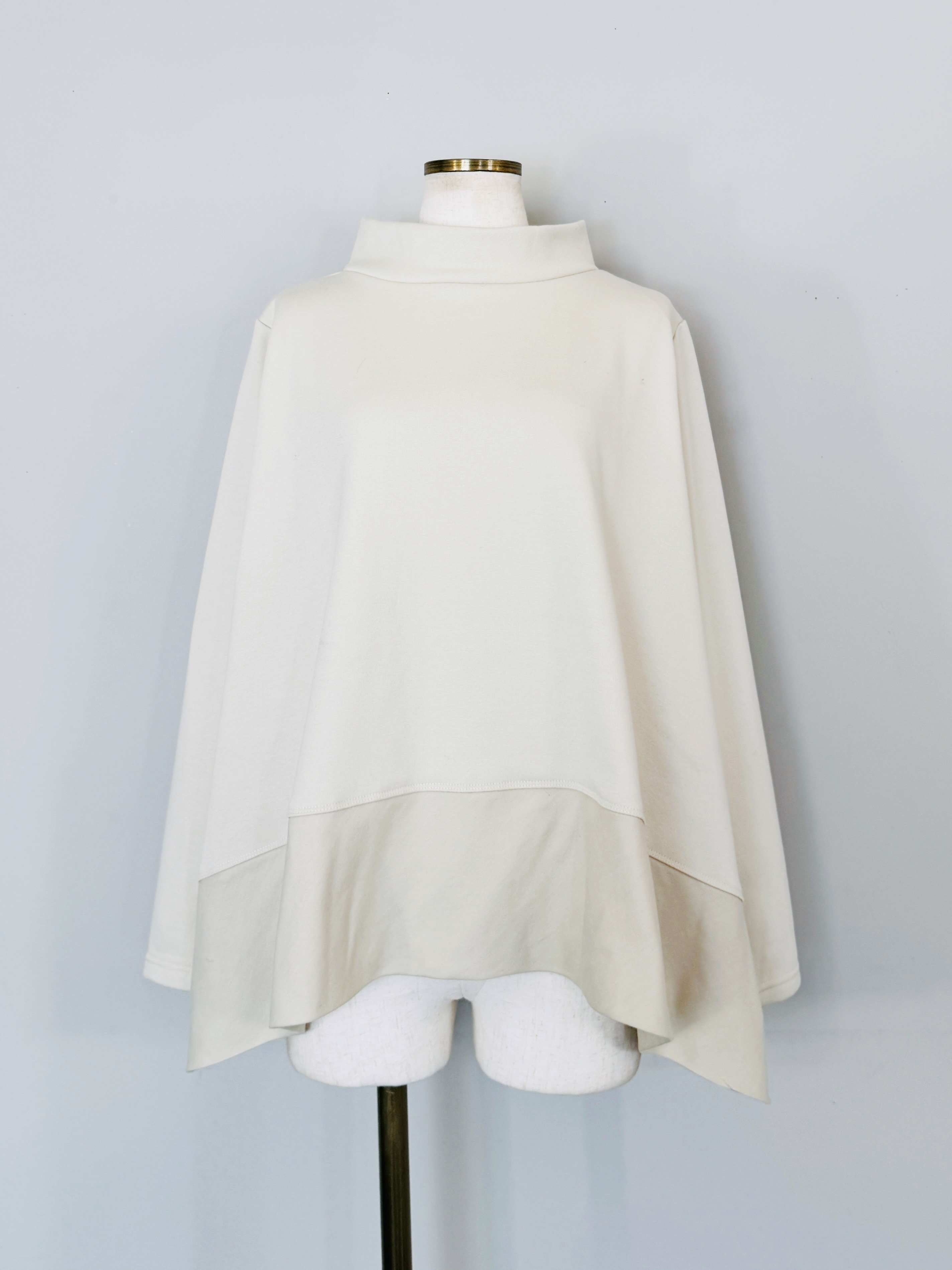 SELECT(セレクト)　異素材裏起毛ワイドボトルネックプルオーバー