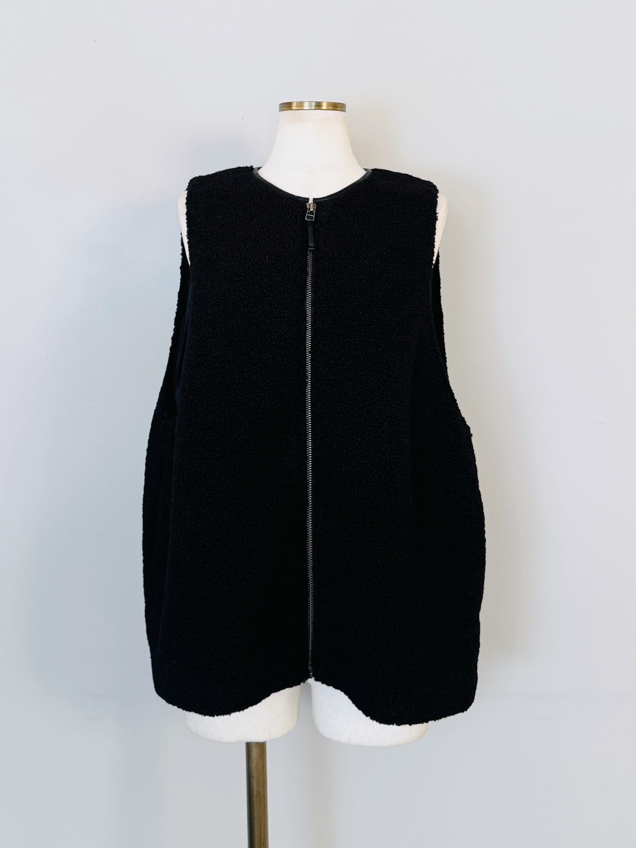 SELECT(セレクト)　ノーカラーボアベスト