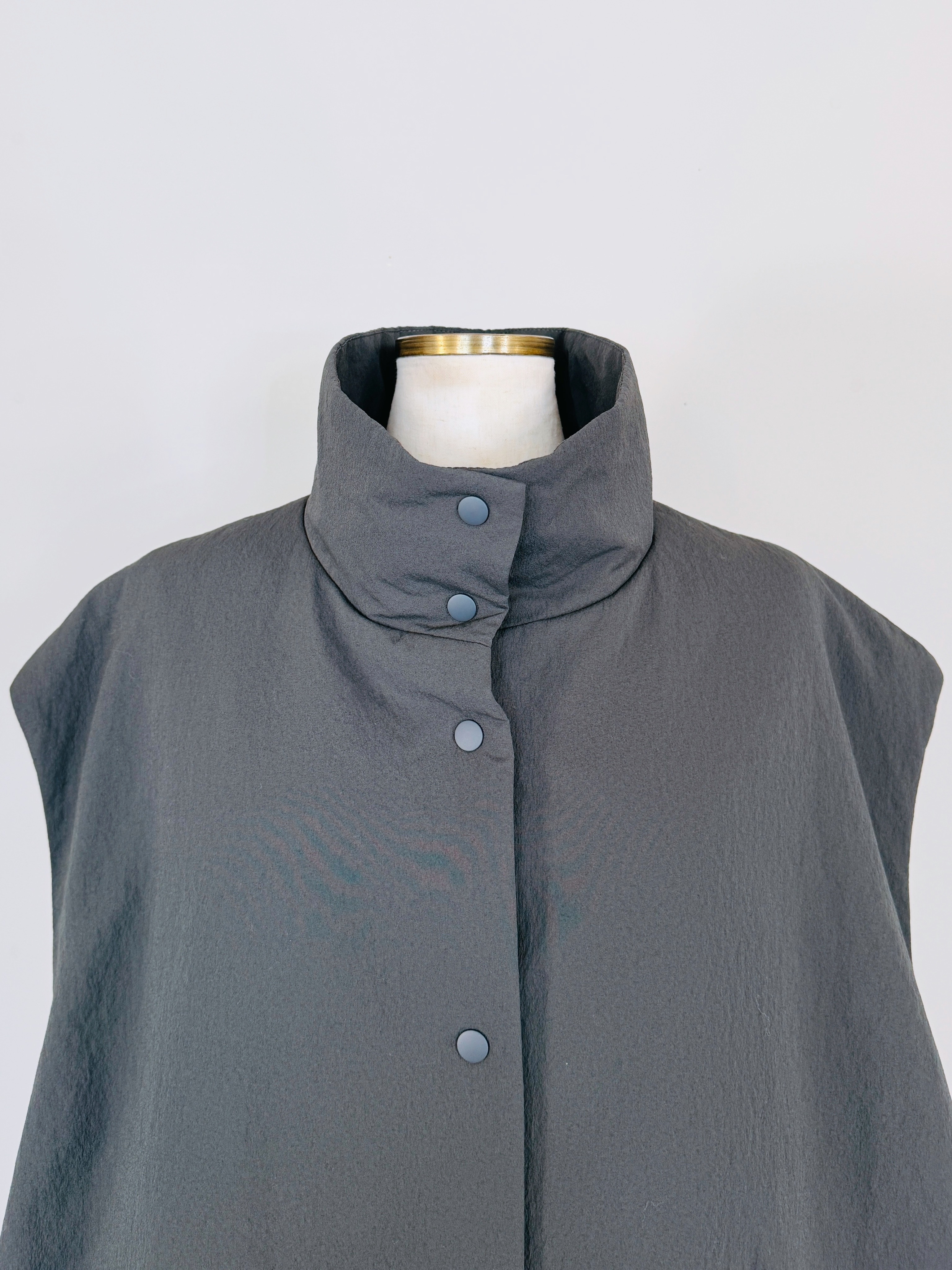 SELECT(セレクト) 中綿ドロストスタンドベスト｜Praise / trois