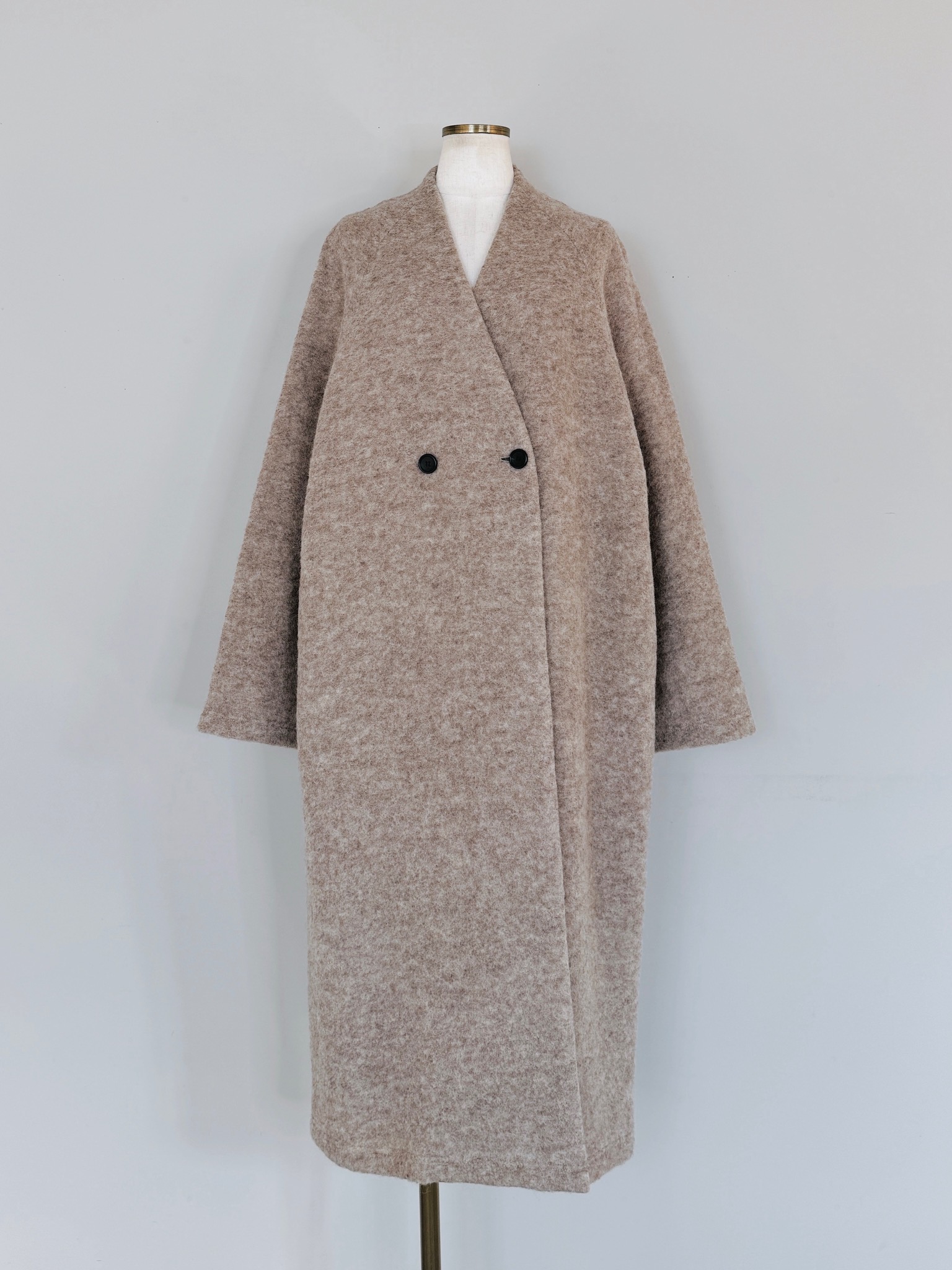 美品⭐︎chouchouセレクト　ポンチノーカラーハーフコート　ブラック 美品⭐︎chouchouセレクト ポンチノーカラーハーフコート
