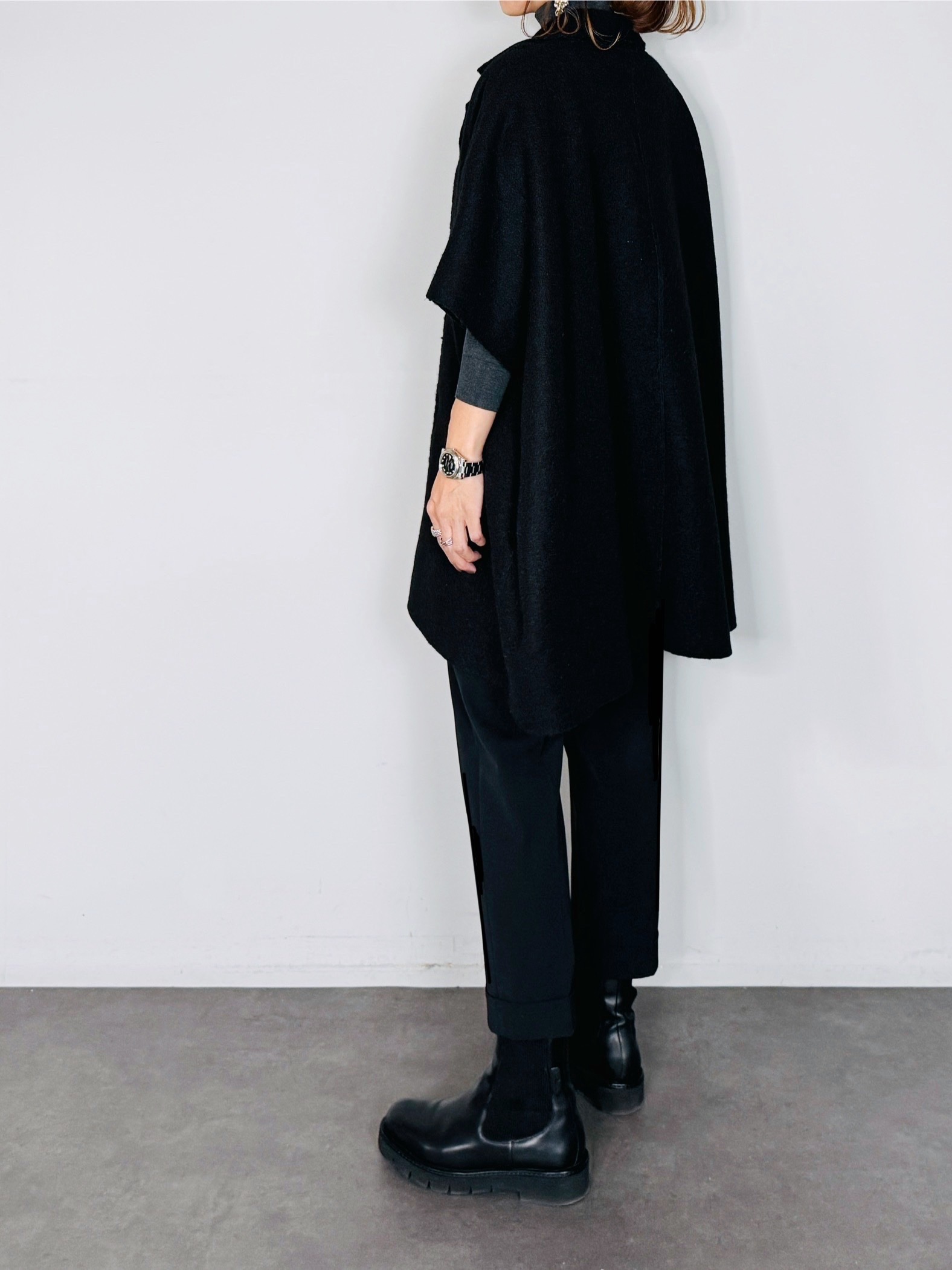 美品⭐︎chouchouセレクト　ポンチノーカラーハーフコート　ブラック SELECT(セレクト) リバーシブルボアスライバーポンチョコート｜Praise