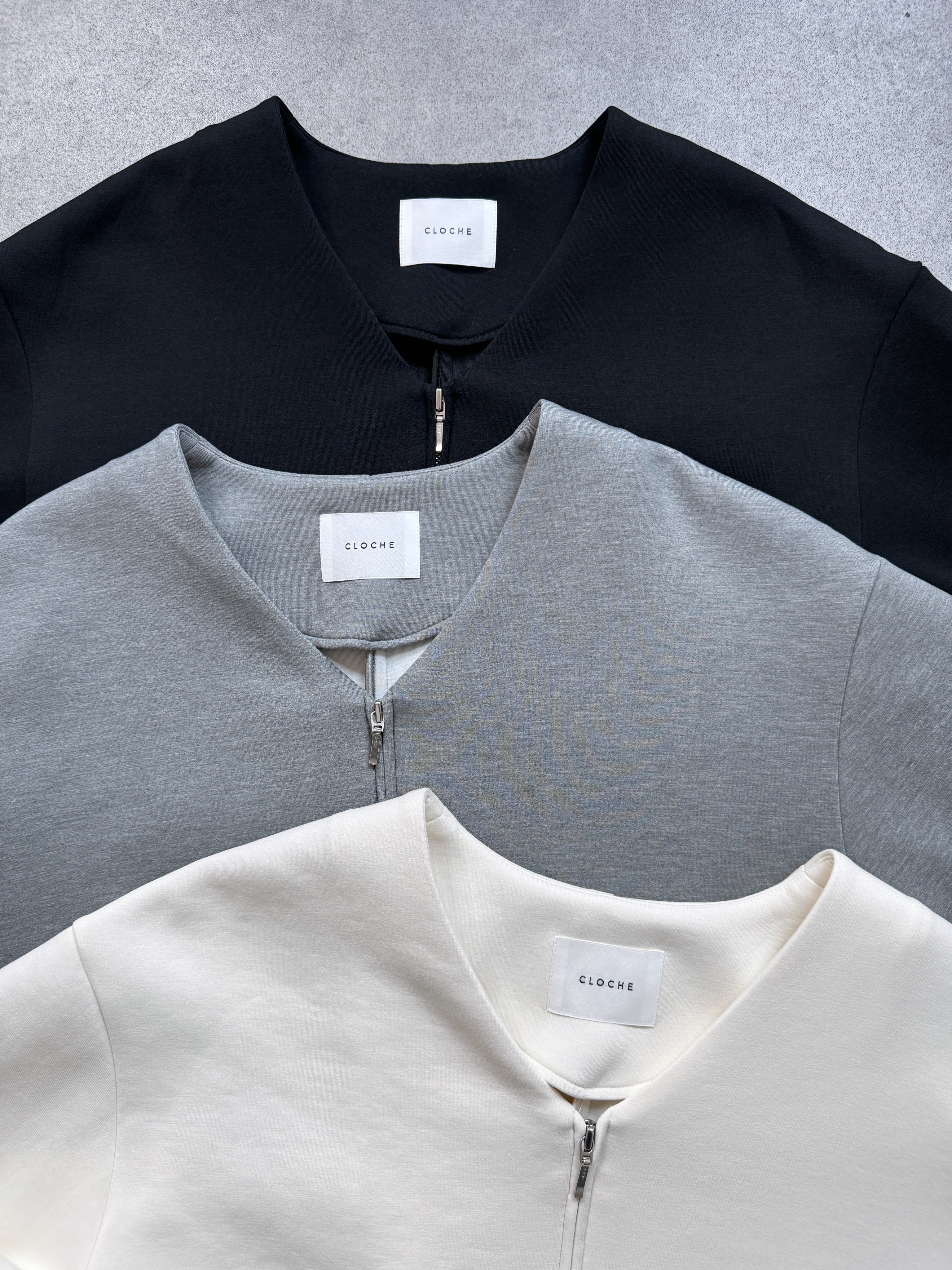 COLOR:上/アイボリー:10・真ん中/グレー:77・下/ブラック:88