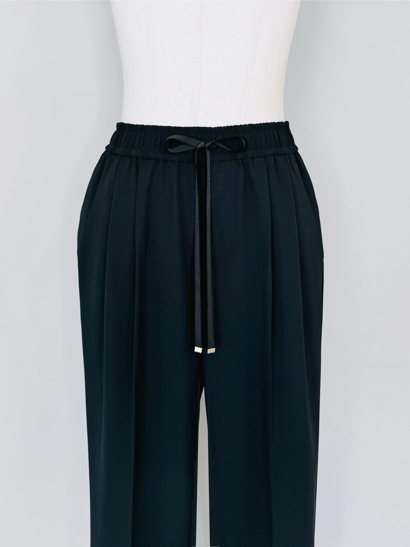 SELECT(セレクト) センタープレストラックパンツ｜Praise / trois