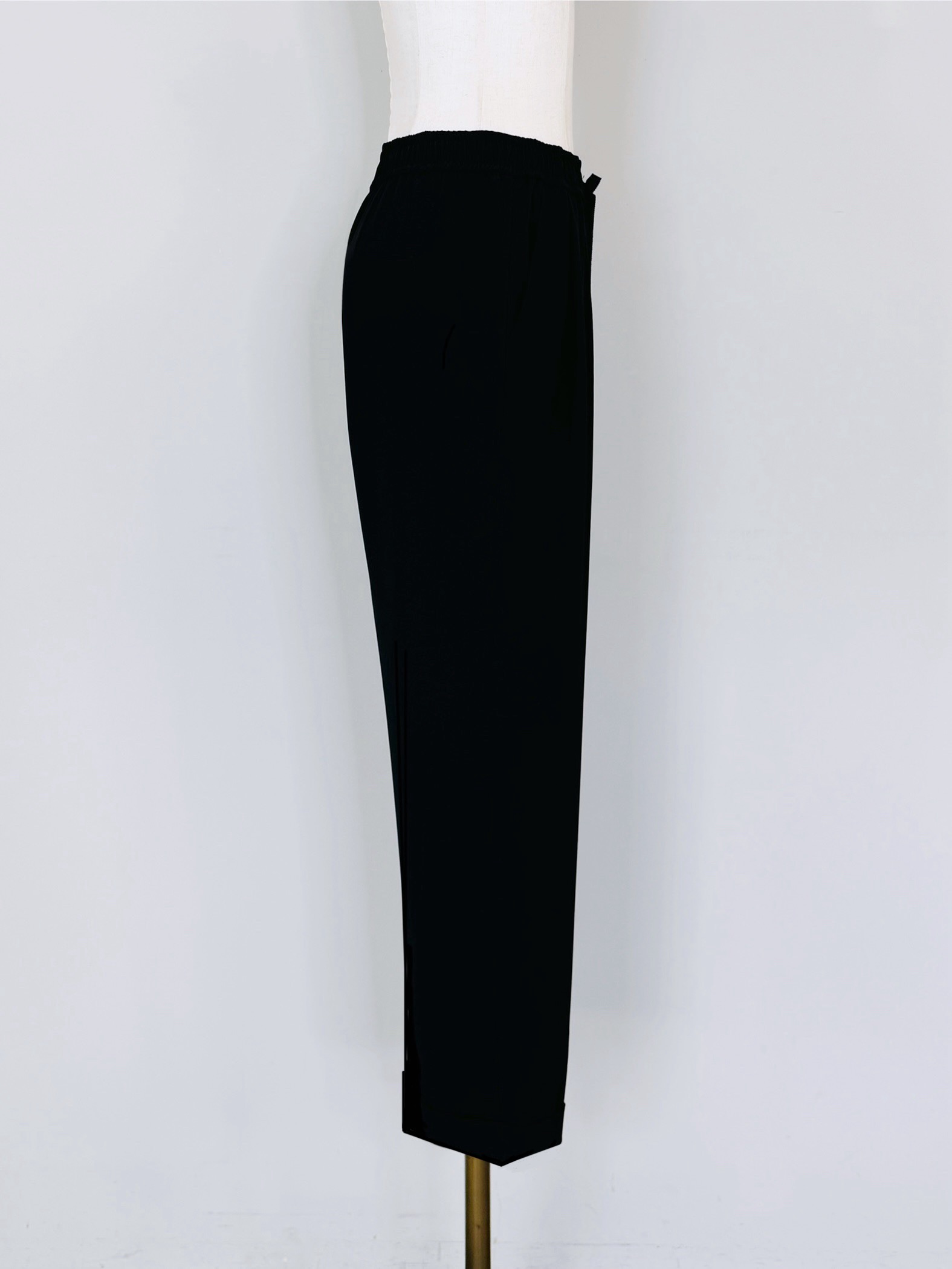 SELECT(セレクト) センタープレストラックパンツ｜Praise / trois