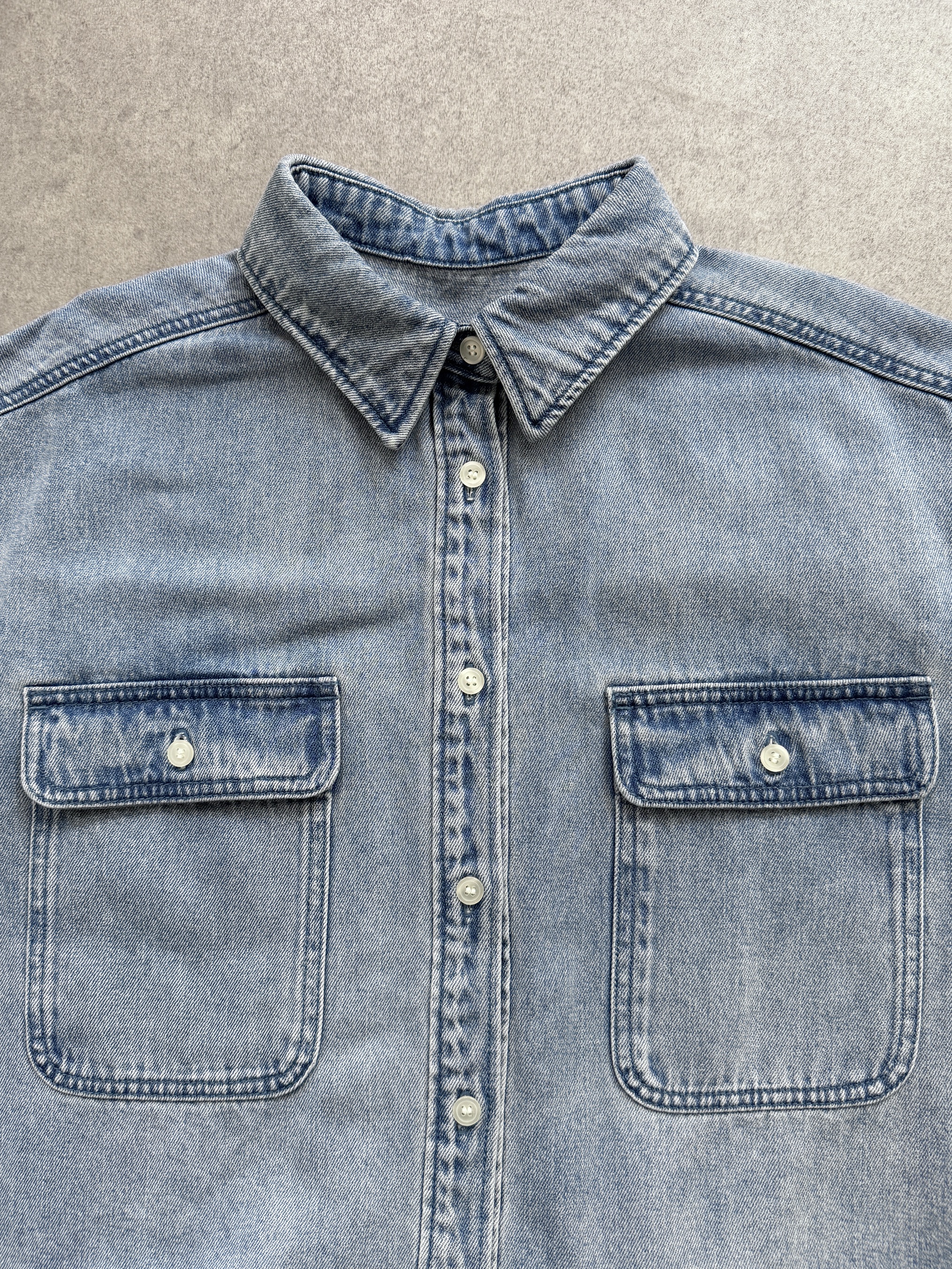 実際のお色は上記商品のお色になります。