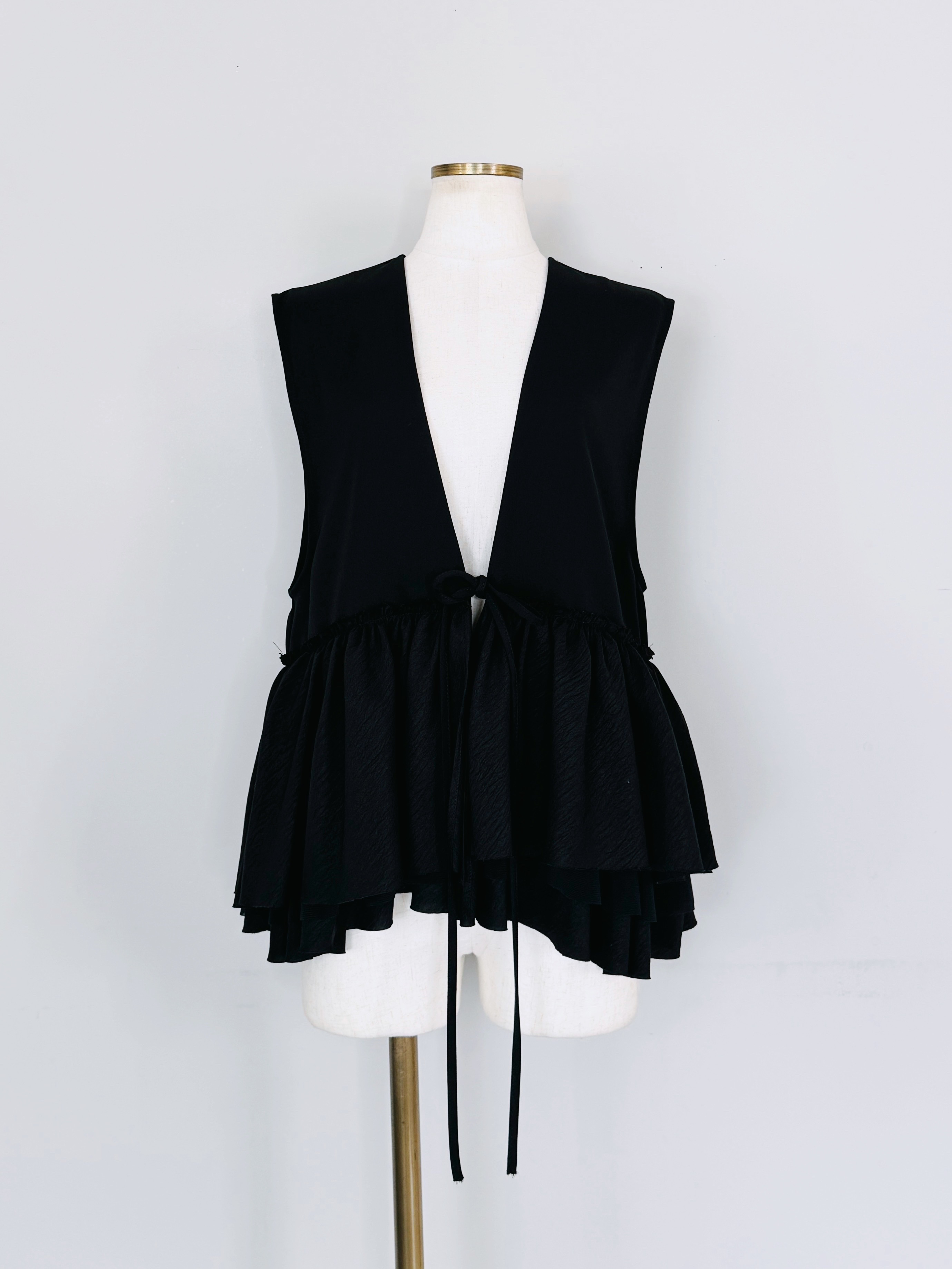 SELECT(セレクト)　異素材ティアードフリルジレ