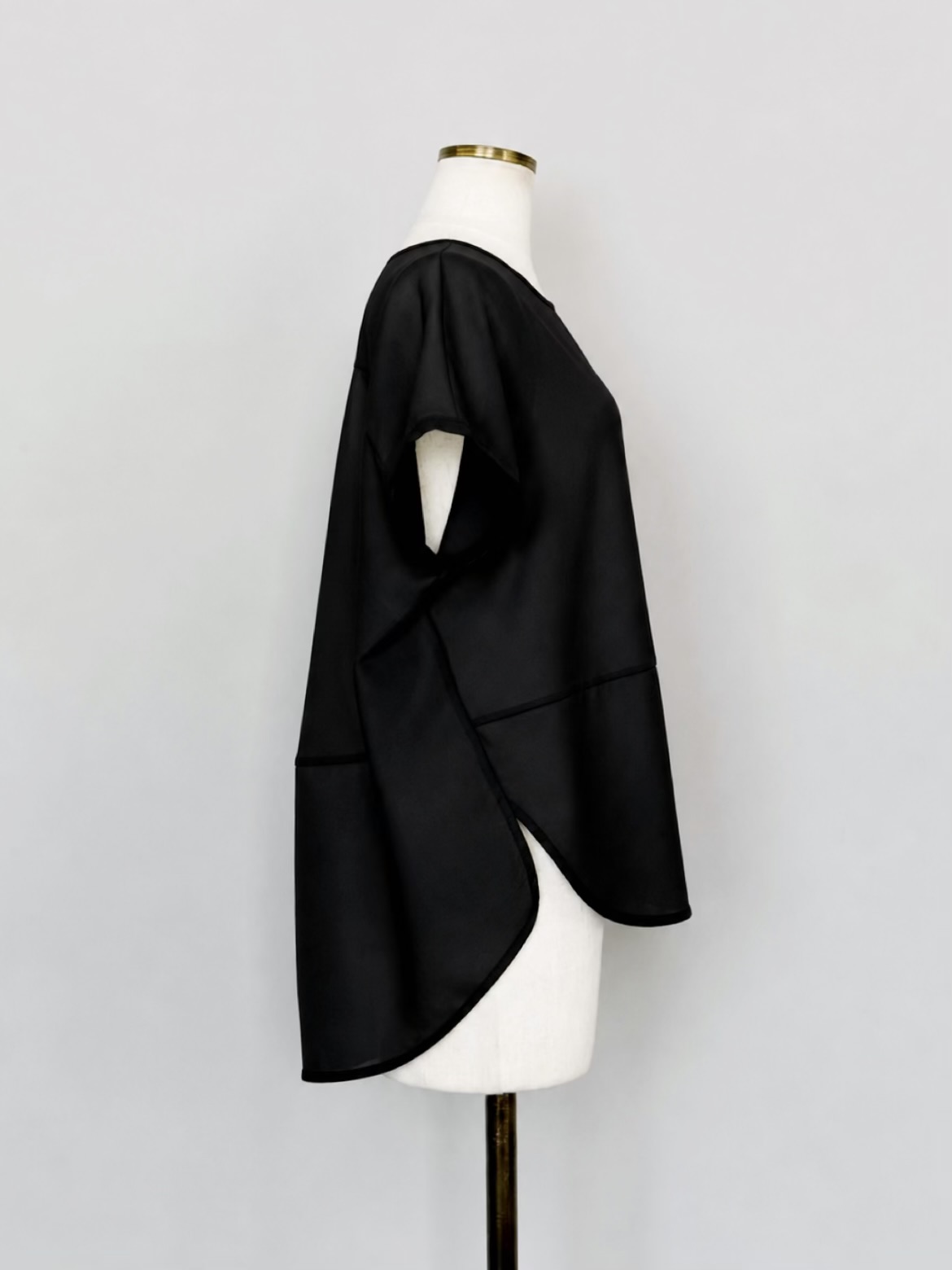 SELECT(セレクト) ジョーゼットバックタックスリットプルオーバー